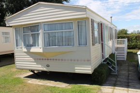 Large 6 Berth Caravan on Pet Friendly Hemsby Holiday site